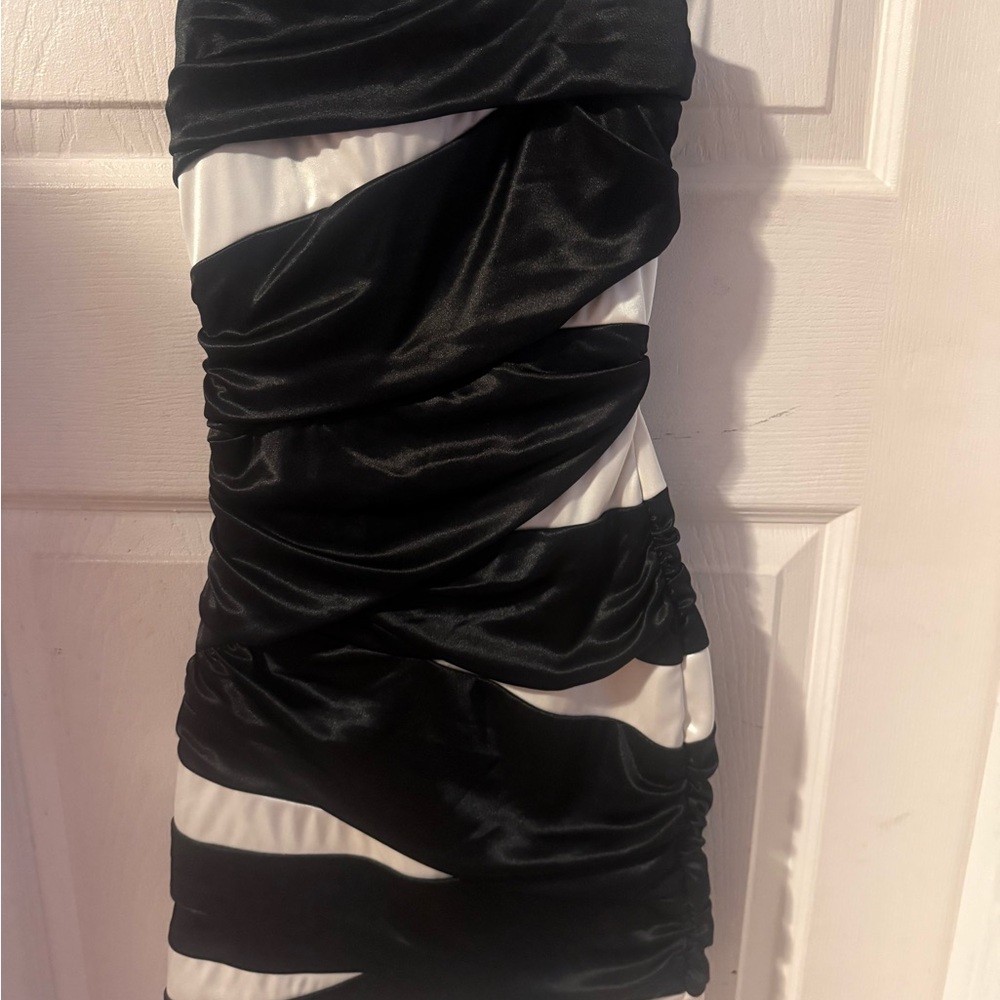 B Darlin Black and White Strapless Dress